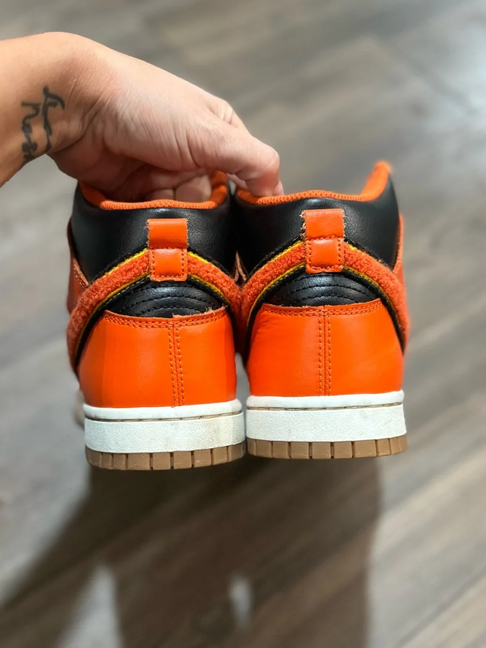 Nike Dunk Mid Chenille Swoosh Safety Orange Black Gum Men’s 8 Women’s 9.5